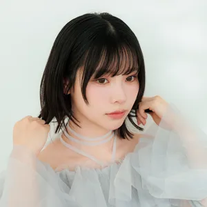 声優Liyuuスタイリング剤を毛先に