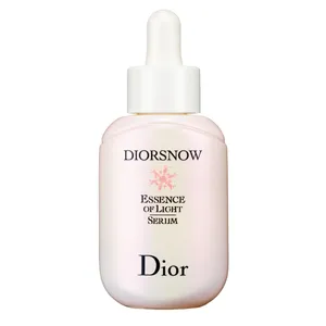 スノー アルティメット エッセンス オブ ライト（医薬部外品）30ml ￥17600／パルファン・クリスチャン・ディオール