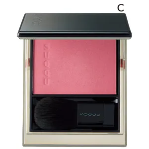 メルティング パウダー ブラッシュ 02 ￥6050／SUQQU