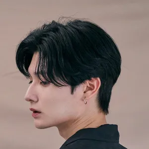 ソン・ガン風　髪型　ヘアスタイル　センターパート２ブロックヘア　サイド