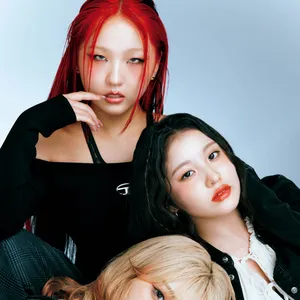 【HANAの秋メイク】CHIKA・KOHARU・MAHINAが登場！三者三様の表情に注目