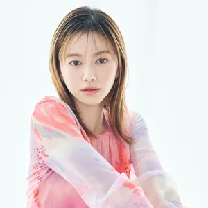 『山本舞香さんが、SNSでバズっている純欲メイク・白湯メイク・甜妹メイクの3タイプの中華メイクに挑戦！ vol.5』