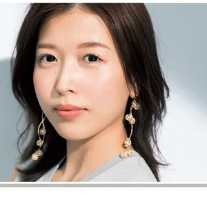 まろやかなパーツを縁取るように厚みを足す