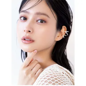 ツヤなワントーンメイク