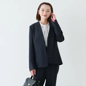 【卒入園式・卒入学式のきちんとスーツスタイルに似合う髪型】ミディアム編