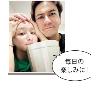 ヤーマンのスチーマーでケアするわたなべ麻衣さん＆JOYさんご夫婦