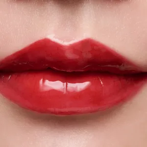 ブルベ冬　シャネル　リップ ル ルージュ デュオ ウルトラ トゥニュ　49 エヴァー レッド　ラズベリーカラー スウォッチ