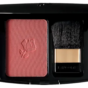 小嶋陽菜 メイク　ランコム ブラッシュ スプティル 041