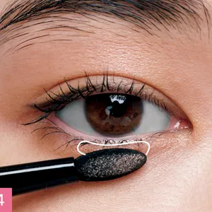 アイメイク 奥二重 長井かおり ラメをピンポイントに