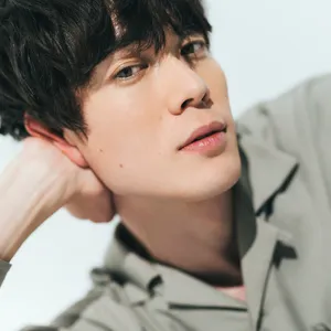 【宮沢氷魚さんインタビュー】透明感を保つ美容のこだわり、美しいと感じる人、〝瞳で語る〟演技法とは？ GALLERY_1_2