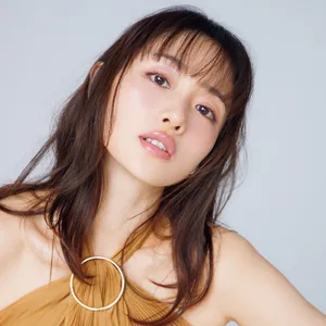 マキア 石原さとみさんインタビュー 口紅1本でキュンとする。メイクの力って偉大！ 3