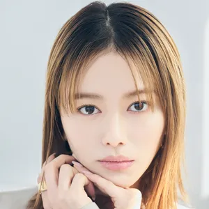 山本舞香さんが【白湯メイク】でナチュラルなのに清純美人な印象に