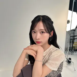 AKB48小栗有以さんマキア4月号オフショット【“崩れない”アイドルメイク】PhotoGallery_1_1