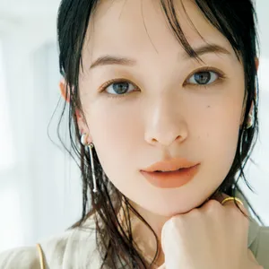 くすみ一掃の最短ルート、オレンジベージュリップで美肌を演出。春の新作リップからおすすめをセレクト