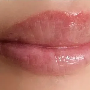 メンソレータム リップフォンデュ クリアをイエベがスウォッチ