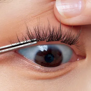 のり不要（グルーレス）つけまつげ上用のつけ方