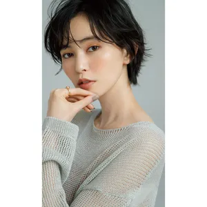 LOOK1 抜け感と華やかさを両立 フェミニンFace