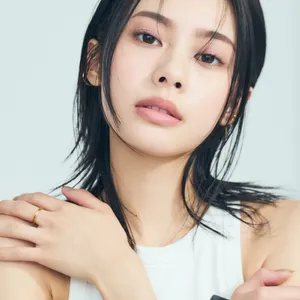 安斉星来さんがニュアンスピンクのワントーンメイクで大人可愛く