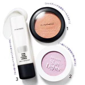 1 エクストラ ディメンション スキンフィニッシュ ショーゴールド ￥5060、3 ストロボクリーム シルバーライト 50ml ￥5060／M・A・C　2 スキンライト プレスト パウダー N 104 SPF25・PA++ ￥1980／レブロン