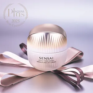 石井美保さんの推しはSENSAIのクリーム。彫刻級の造形力を絶賛【MAQUIAプリュスベスコス2025】