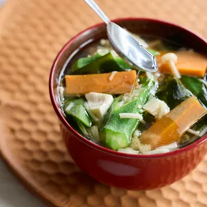 MCTオイルを味噌汁にかける簡単レシピ　ダイエットレシピ