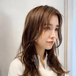 ロング　ロングヘア　ヘアスタイル　髪型　前髪なし　暗髪