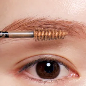 櫻坂46・守屋麗奈、MAQUIAで魅せた愛されメイク PhotoGallery_1_8