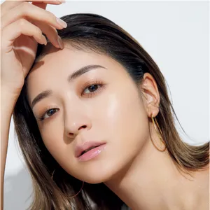 90年代「白みリップ」が今またアツい！ 強め可愛いを叶えるみちょぱ×NAYA流・夏の盛れ顔メイク