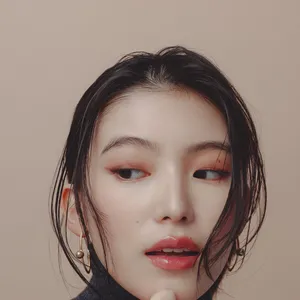 ユニクロ　UNIQLO　カシミヤニット　メリノポロセーター　アイライナー　メイク　やり方