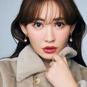 小嶋陽菜 Dior ルージュ ディオール オン ステージ 425を使ったメイク