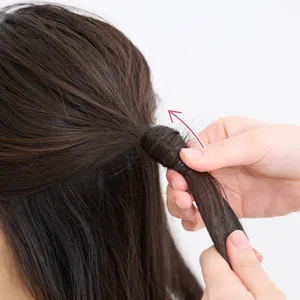 【セミロング③カジュアルスーツ】ゴム隠しの毛束がワンポイントに！ ナチュラルハーフアップ　STEP５