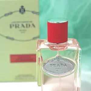 プラダ ビューティ　インフュージョン ドゥ プラダ ルバーブ オーデパルファム