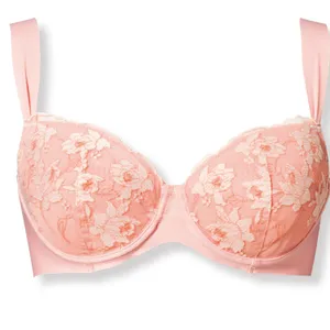 ウイング fufu つけてないみたいなブラ ￥3190／ワコール（11月発売予定）