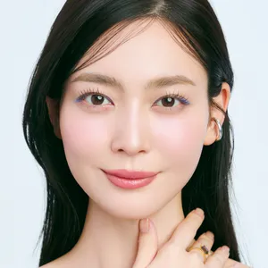 シャネル レ キャトル オンブル 29で盛り感メイクのやり方