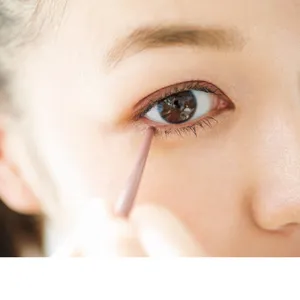 下粘膜にくすみピンクを差す