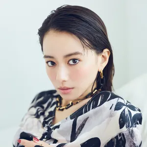 山本舞香さんが海外でバズっている新生メイクに挑戦！ vol.1