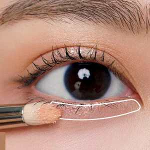アイメイク 二重 長井かおり 下まぶたに陰影を