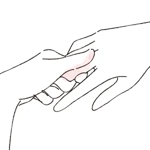 手指消毒で乾燥した指は一本ずつクリームを塗り込んで