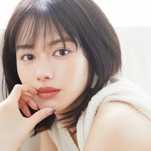 自然体なのにほんのり血色感を出したい！ 河北メイクで山本舞香さんがメイク感のあるナチュラルメイクを実践