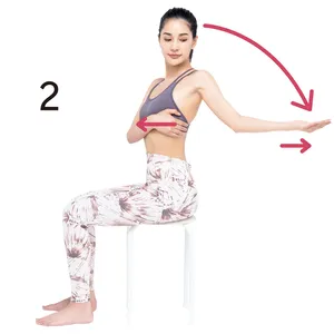 2体はねじらずに腕を斜め後ろへ