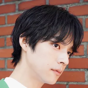 ウォンビン（RIIZE）風　髪型　ヘアスタイル　ほつれパーマ×マッシュウルフヘア　サイド