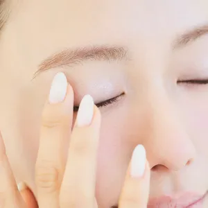 山本舞香のBeauty Script　【2024春夏トレンドメイク】Miu Miu編　HOWTO①