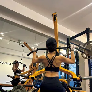 瀬戸麻実さん＆クレイジーココさんの自慢の筋肉を披露！ PhotoGallery_1_7