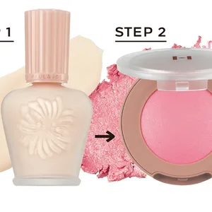（左）モイスチュアライジング ファンデーション プライマー 01 SPF15・PA+ 30ml ￥3850／ポール & ジョー ボーテ　（右）トゥルーディメンショングロウチーク G001 ブラッシュオン ￥2750／hince