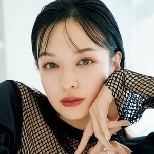 ボルドーリップで透明感が急上昇！ インパクトのある色を春っぽく仕上げるコツは輪郭処理にあり