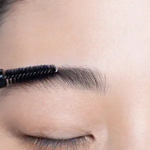 40代 アラフォー 眉毛 太眉 描き方 スクリューブラシ