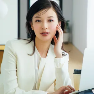 第一印象を良くするなら、ピンクチークに限る！ 「はじめまして」な日の好印象メイクを解説