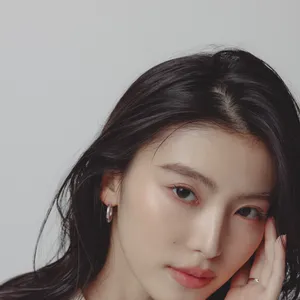 ユニクロ　UNIQLO　黒セーター　メリノポロセーター　シェーディング　メイク　やり方