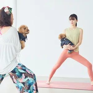 ドッグヨガ　戦士のポーズ①