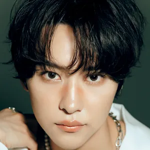 ROIROM・本多大夢さんがまとうトレンドメイク。　「メンズにも映える日焼け風チークが新鮮でした」